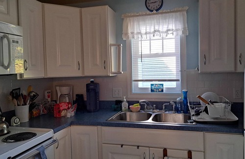 Lakeside Cottage | 117 East 4th in the Heart of Lakeside!