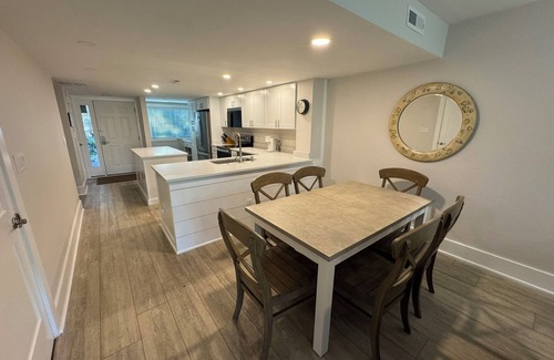Shipyard Plantation House | 117 Greens Newly Remodeled for 2025 - Includes Beach Locker/Chairs