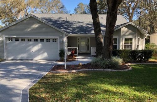 Lady Lake House | 119 Z2b VILLAGE LA ZAMORA by REMAX Premier