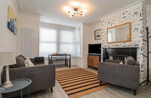 Felixstowe House | 11a Manning Road