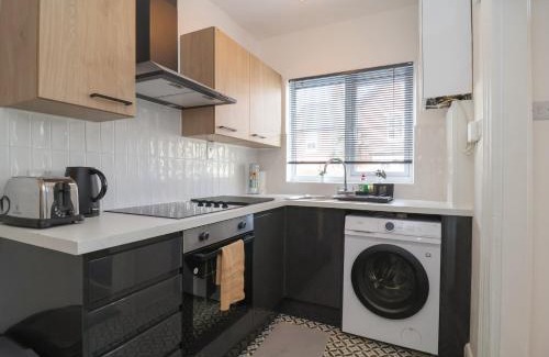 Felixstowe House | 11a Manning Road