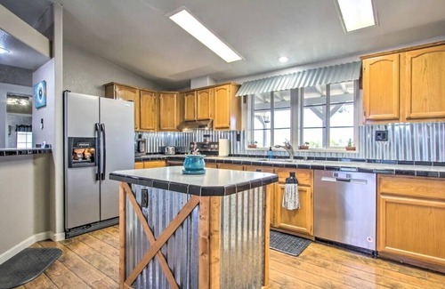 Tonopah House | 12+ Acre Family and Pet Friendly Horse Property w/Riding Trails and Pool!