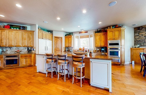 Hesperia House | 12-acre home with outdoor areas, basketball/pickleball/volleyball & home gym