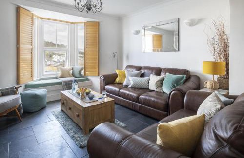 Porthleven House | 12 Bay View