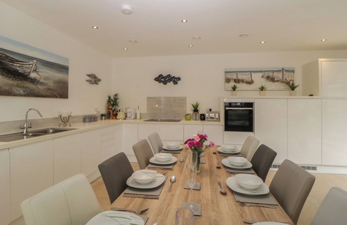 Challaborough Cottage | 12 BEACHDOWN, family friendly, with hot tub in Challaborough