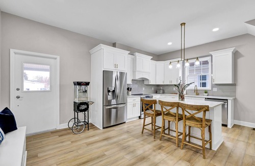 Crescent Hill House | 12 Bed Newly Renovated House