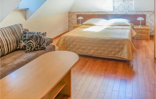 Debina House | 12 Bedroom Stunning Home In Debina
