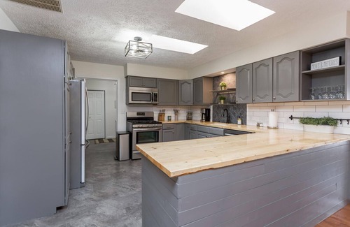 Shenandoah House | 12 Bedroom Waterfront Cabins Pool Theater Game Room