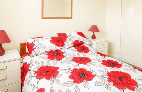 Great Yarmouth House | 12 BERMUDA HOLIDAY PARK, character holiday cottage in Hemsby