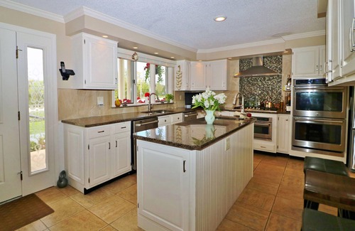 Bowman House | 12 BR/13.5 BA Inn w/Views of White Mountains & Heated Pool