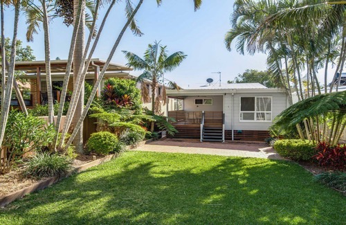 Moffat Beach House | 12 Bryce Street Moffat Beach QLD