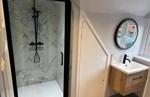 Barry House | 12 Clos Yr Wylan