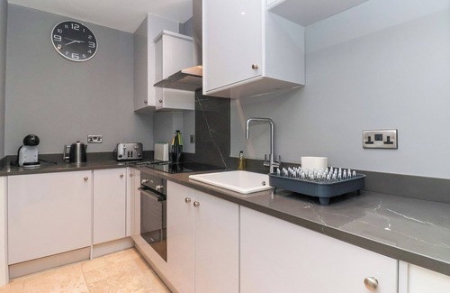 Beverley House | 12 CROSS STREET, family friendly, with a garden in Beverley