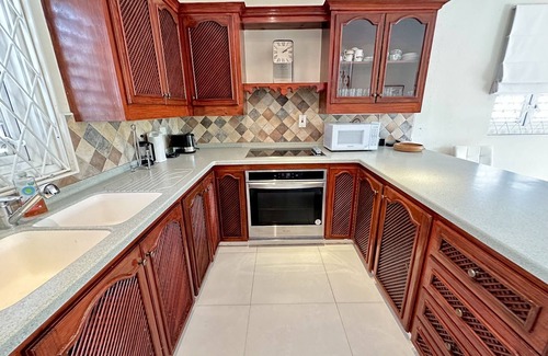 Blue Waters House | 12 Foursquare Rockley Golf & Country Club