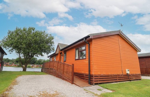 South Lakeland Leisure Village Cottage | 12 Gressingham