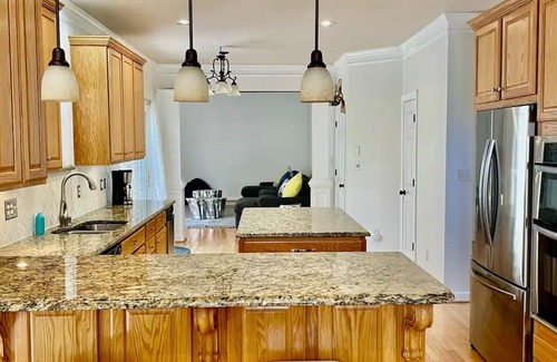 Wake Forest House | 12 guest, family &dog friendly home on ½ acre in Wake Forest, NC