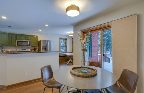 Quandary Village Cabin | 12 Mi to Breckenridge Ski Resort: Cabin w/Hot Tub