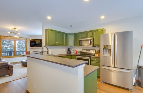 Quandary Village Cabin | 12 Mi to Breckenridge Ski Resort: Cabin w/Hot Tub