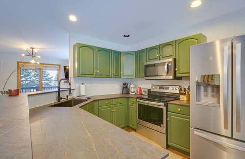 Quandary Village Cabin | 12 Mi to Breckenridge Ski Resort: Cabin w/Hot Tub