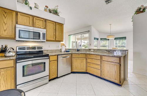 Lindfields House | 12 Mi to Disney: Secluded Family Home w/Pool