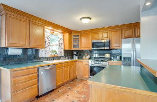 Northglenn House | 12 Mi to Dtwn Denver Home with Fenced Backyard!