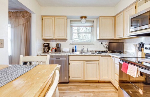 Belleville House | 12 Mi to Dtwn St Louis: Family Home w/Fireplaces!