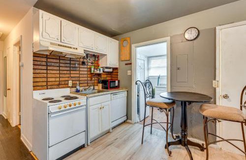 Petersburg House | 12 Mi to Lake Chesdin BBQ-Ready Anglers Getaway!