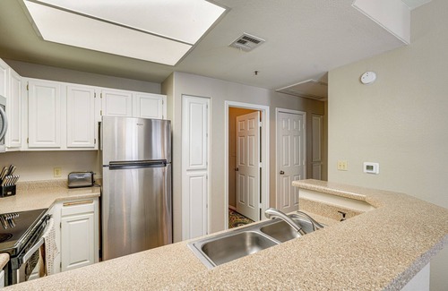 Central Scottsdale Condo | 12 Mi to Old Town Scottsdale: Condo w/Pool Access