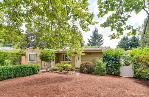Aloha House | 12 Mi to Portland Aloha Home with Private Backyard