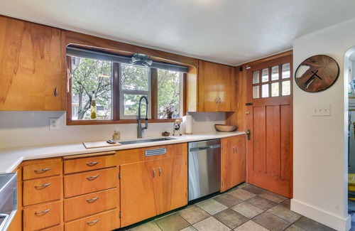 Gladstone House | 12 Mi to Portland: Home w/Clackamas River Views