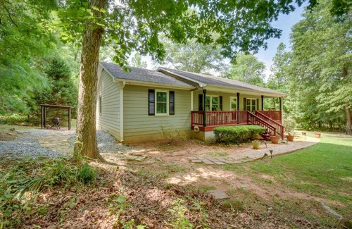 Watkinsville House | 12 Mi to UGA Campus Spacious Group Getaway!