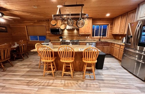 Island Park House | 12 miles from Yellowstone with incredible views - Grizzly Lodge