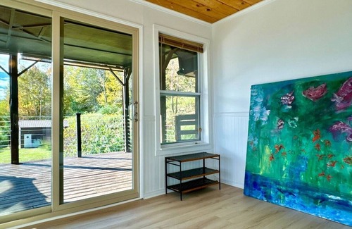 Oneonta Cabin | 12 miles to All Star Village, 18 miles to Dreams Park