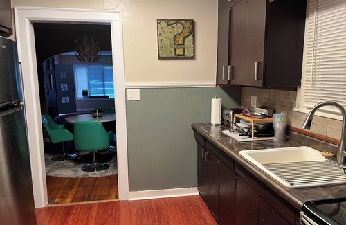 Near Northside House | 12 min from Gainbridge, 10 min from Lucas Oil, 12 min from Motor Speedway