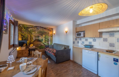 Flumet Apartment | '12 MN Megève Studio Comfort' with Mountain View