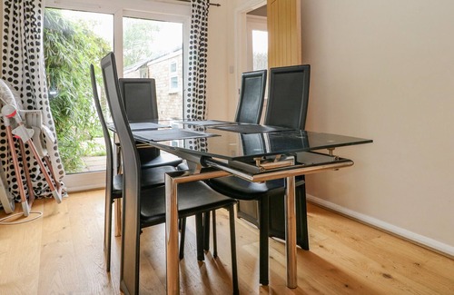 Thame Cottage | 12 PARKERS HILL, pet friendly, character holiday cottage in Thame