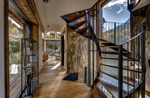 Le Lavancher Ski Chalet | 12 person chalet with large pool, sauna & hot-tub