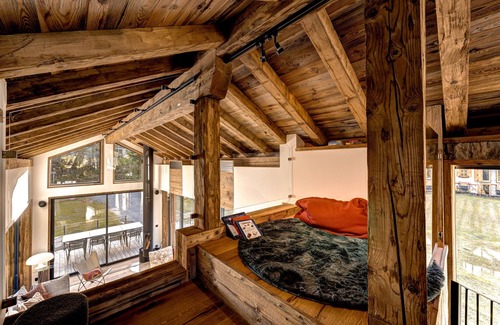 Le Lavancher Ski Chalet | 12 person chalet with large pool, sauna & hot-tub