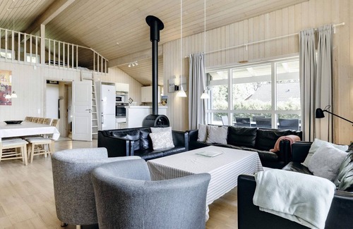 Egense House | 12 person holiday home in Storvorde-By Traum