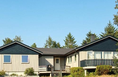 Kvenvær House | 12 person holiday home in Kvenvær