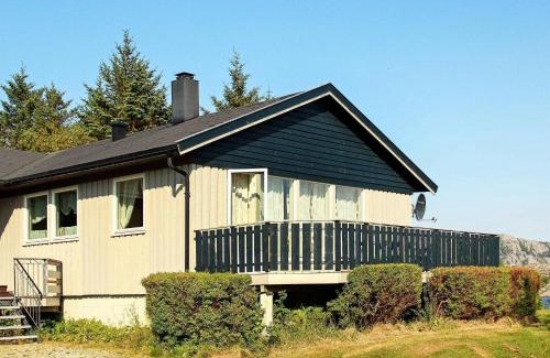 Kvenvær House | 12 person holiday home in Kvenvær