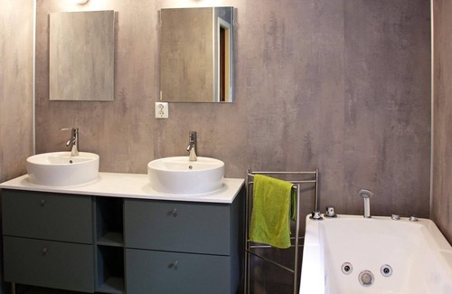 Hitra House | 12 person holiday home in Kvenvær