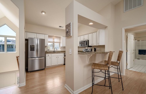 Lewes Condo | 12 Pondview Lane - Condo with elevator and POND VIEWS!