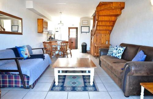 Port Alfred Apartment | 12 Settler Sands Beachfront cottage with sea view