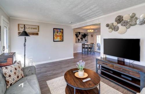 Melrose House | 12 South Home Close to Honky Tonks & Bars