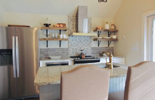 Green Hills House | 12 South Private Cozy Guesthouse