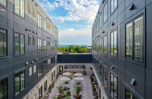 12 South Condo | 12 South Stay | 4BR Accessible Suite at Gilmore