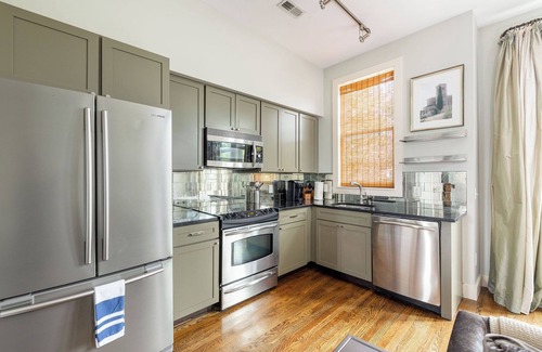 Belmont - Hillsboro House | 12 South Townhouse - Outstanding Location! Uniquely Furnished 2 Bedroom/2 Bath