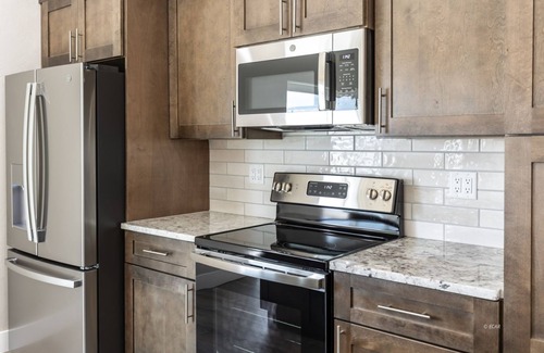 Elko House | #12 Spacious 5-bedroom, 3bathroom, 2 car garage house in Elko near Walmart