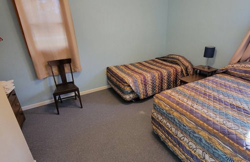 Oscoda Resort | #12 Thomas' Parkside Cottages, 2 BR Lake Huron Suite, downtown location
